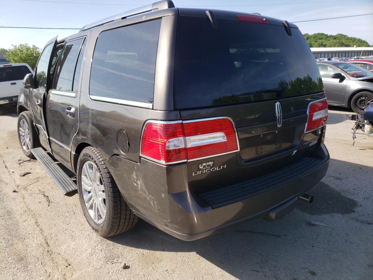 Photo 3 from auction – 2008 LINCOLN NAVIGATOR with VIN 5LMFU28598LJ17895