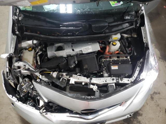 Photo 7 from auction – 2014 TOYOTA PRIUS V with VIN JTDZN3EU4EJ001532