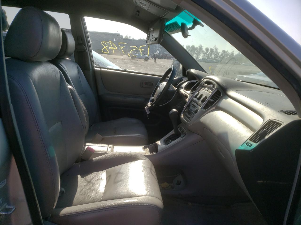 Photo 5 from auction – 2005 TOYOTA HIGHLANDER with VIN JTEGD21A350111523