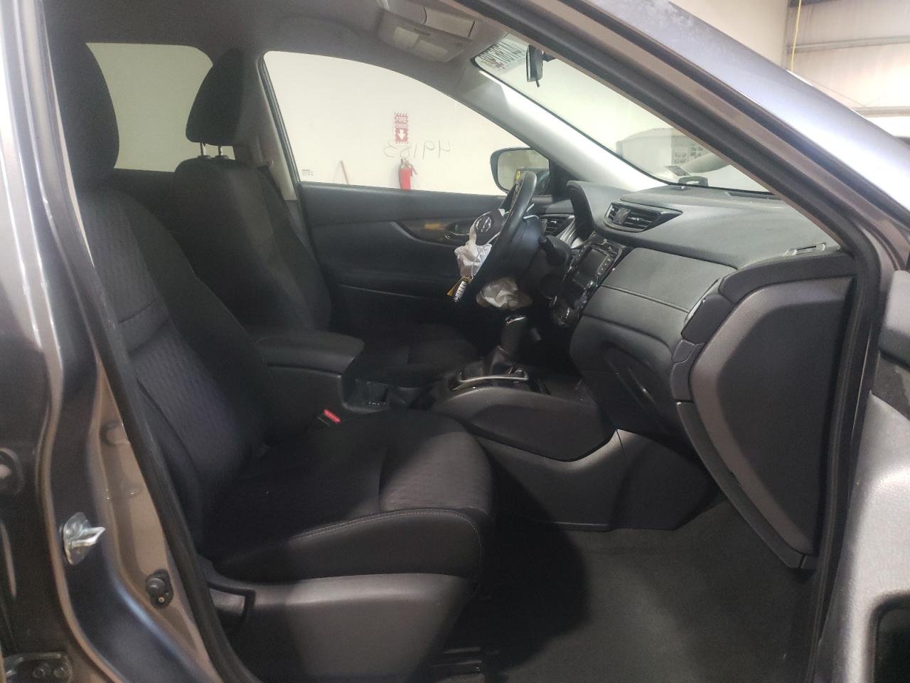 Photo 5 from auction – 2018 NISSAN ROGUE S with VIN KNMAT2MV5JP569643