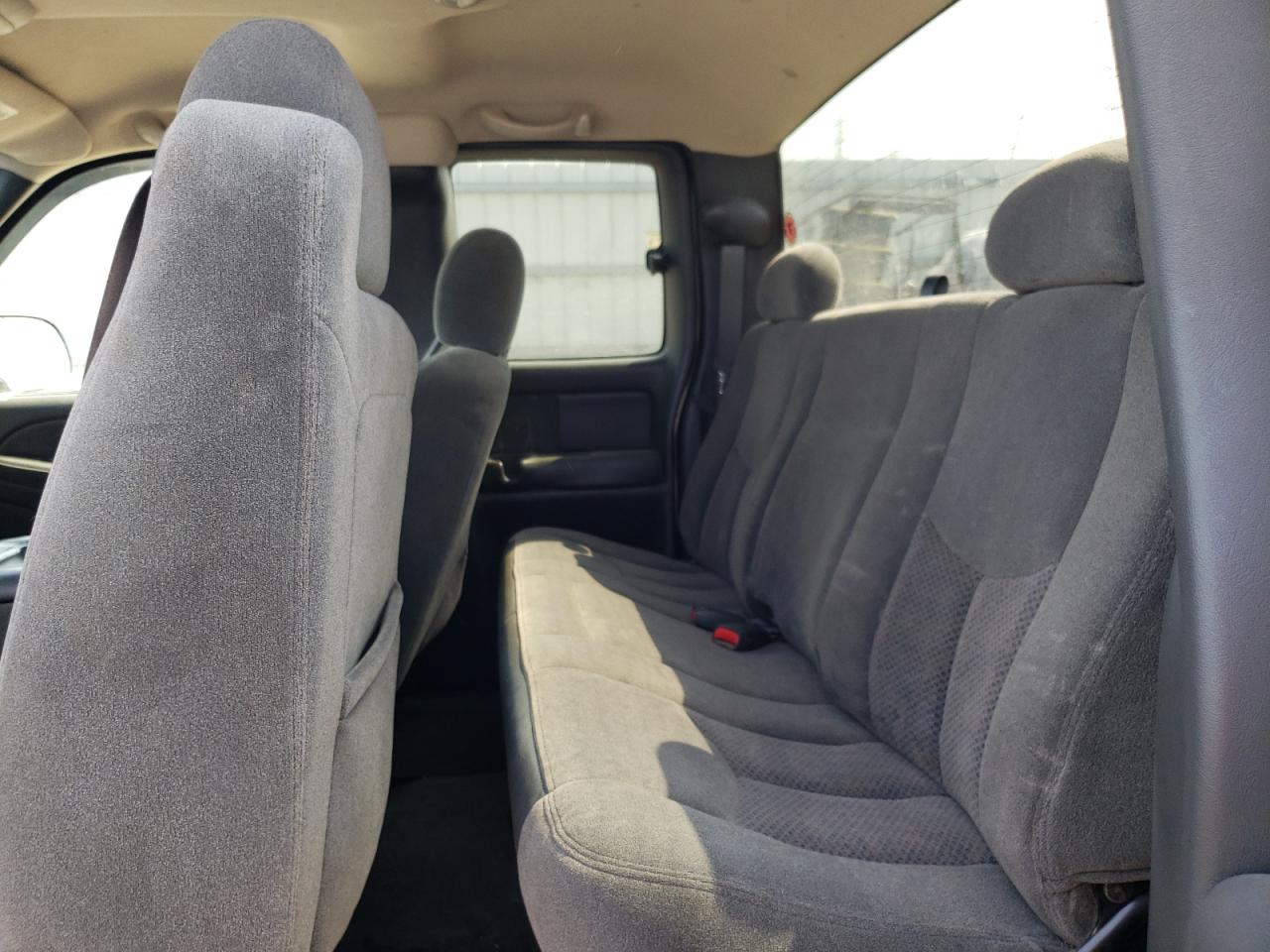 Photo 6 from auction – 2003 CHEVROLET SILVERADO with VIN 2GCEK19T731316247