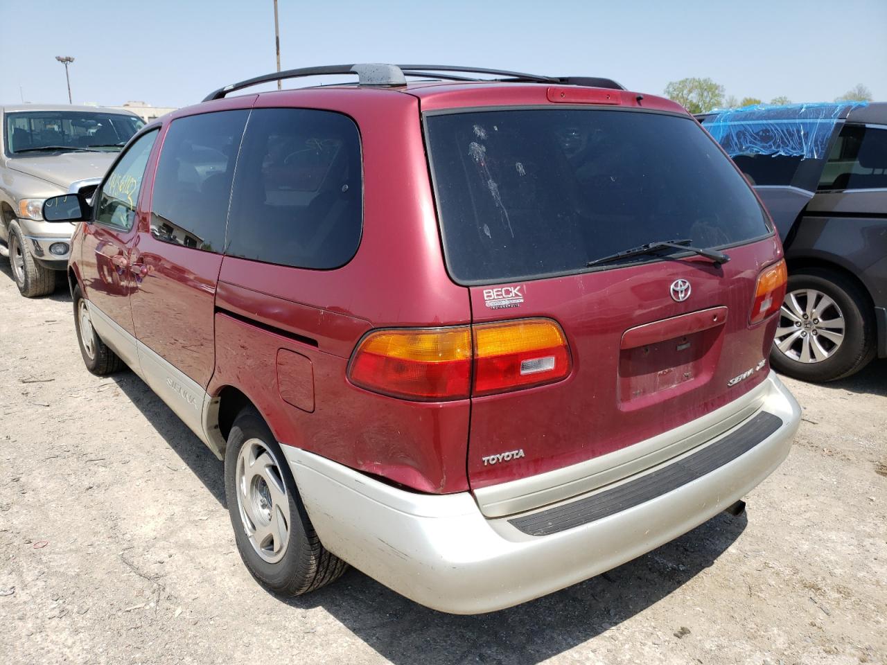 Photo 3 from auction – 2000 TOYOTA SIENNA LE with VIN 4T3ZF13C8YU297799