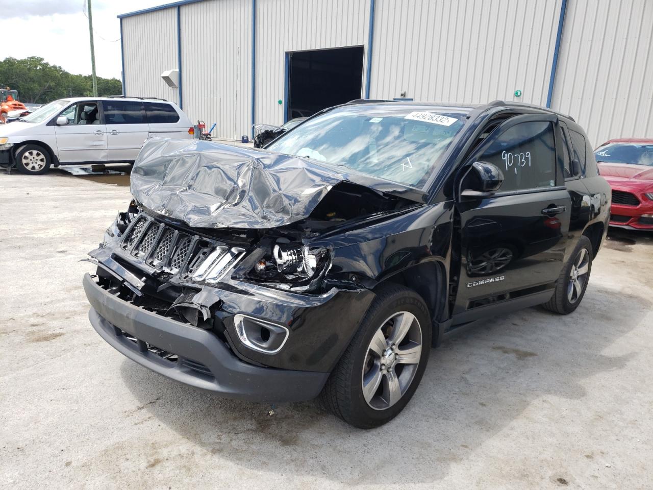 Photo 2 from auction – 2017 JEEP COMPASS LA with VIN 1C4NJCEB5HD166209