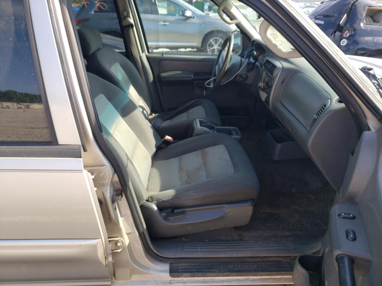 Photo 5 from auction – 2005 FORD EXPLORER S with VIN 1FMZU67KX5UB82355