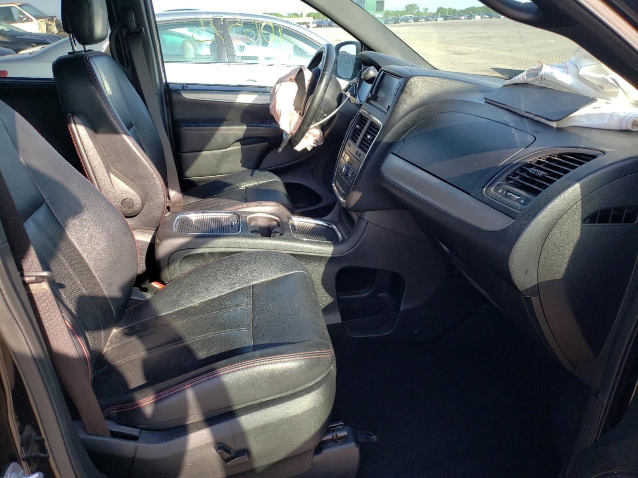 Photo 5 from auction – 2017 DODGE GRAND CARA with VIN 2C4RDGEG6HR700133