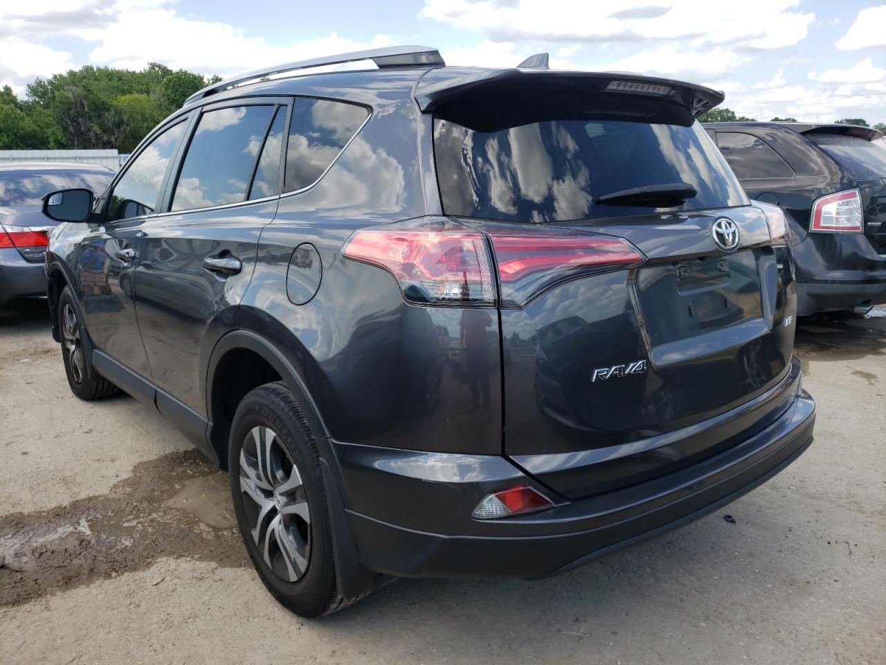 Photo 3 from auction – 2018 TOYOTA RAV 4 with VIN JTMZFREV8JJ741913