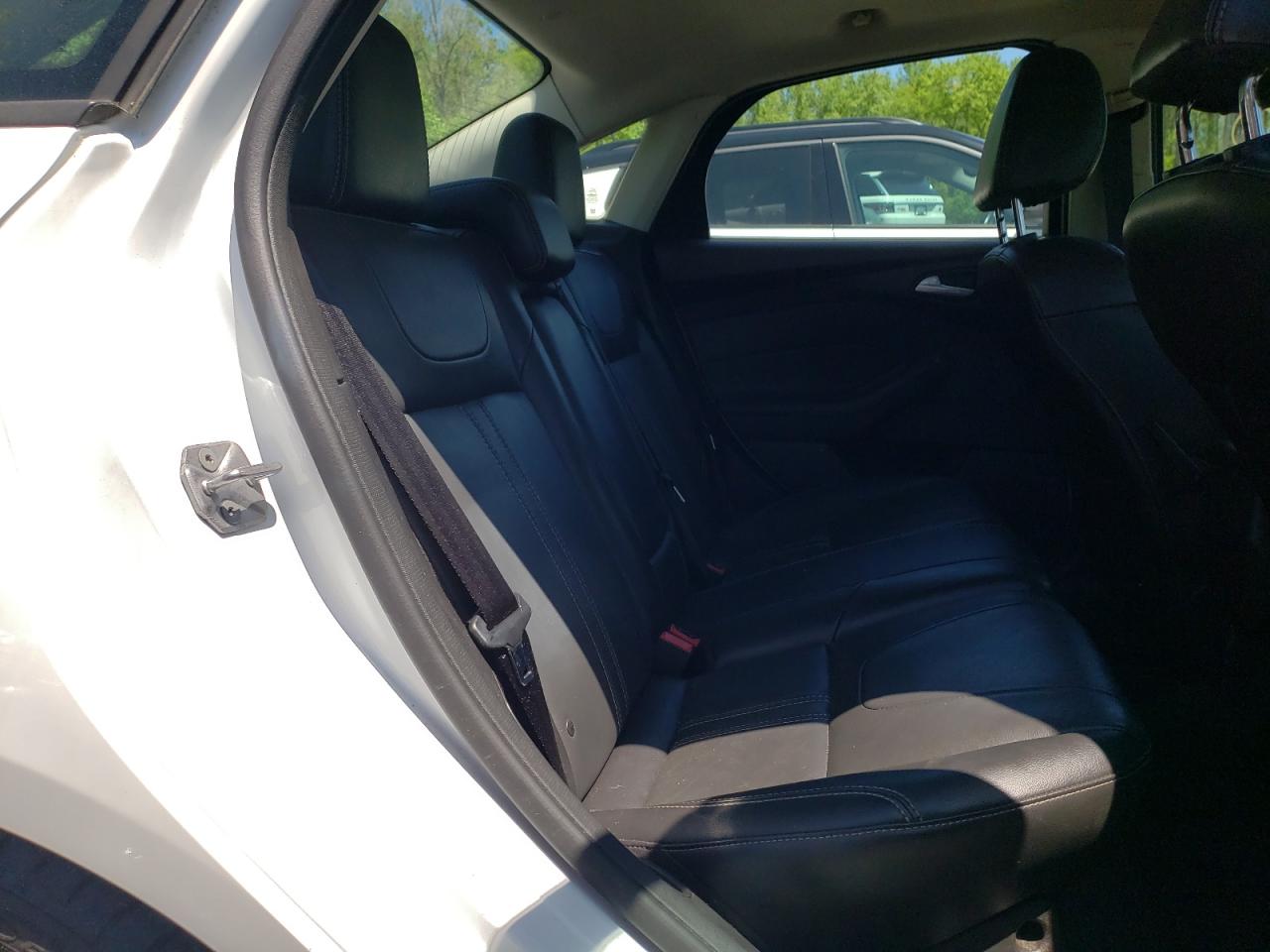 Photo 6 from auction – 2014 FORD FOCUS SE with VIN 1FADP3F28EL368803