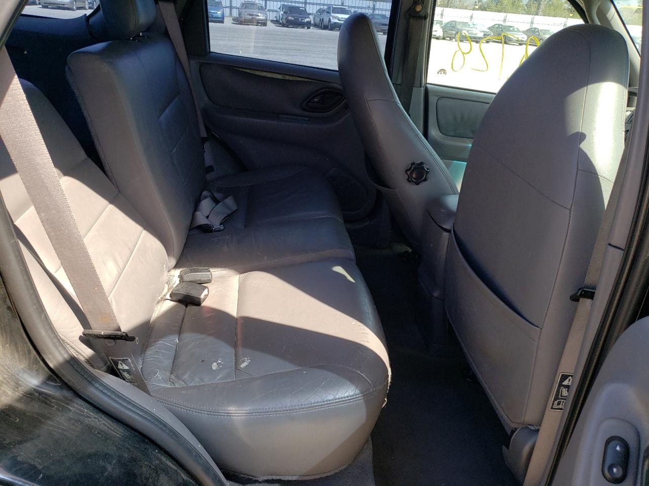 Photo 6 from auction – 2001 FORD ESCAPE XLT with VIN 1FMYU03121KF18494