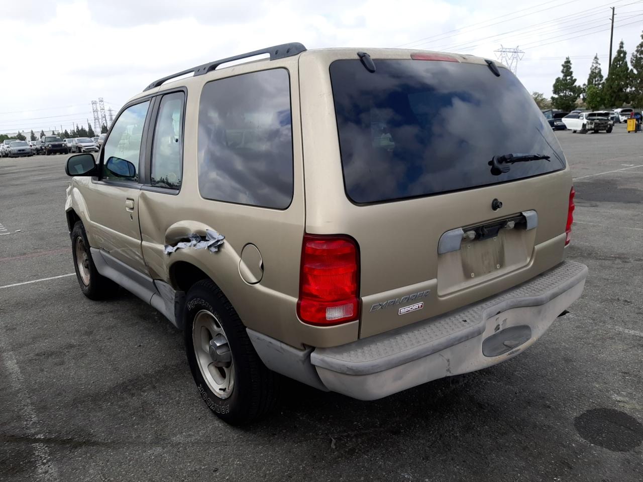 Photo 3 from auction – 2002 FORD EXPLORER S with VIN 1FMYU60E72UC67620