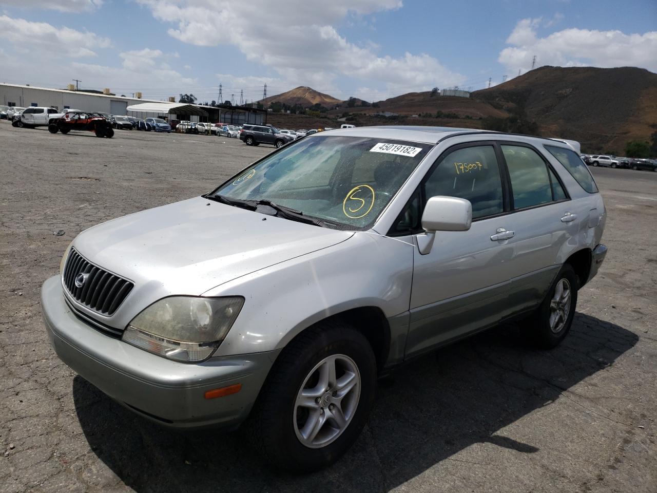 Photo 2 from auction – 2000 LEXUS RX 300 with VIN JT6HF10U9Y0117363
