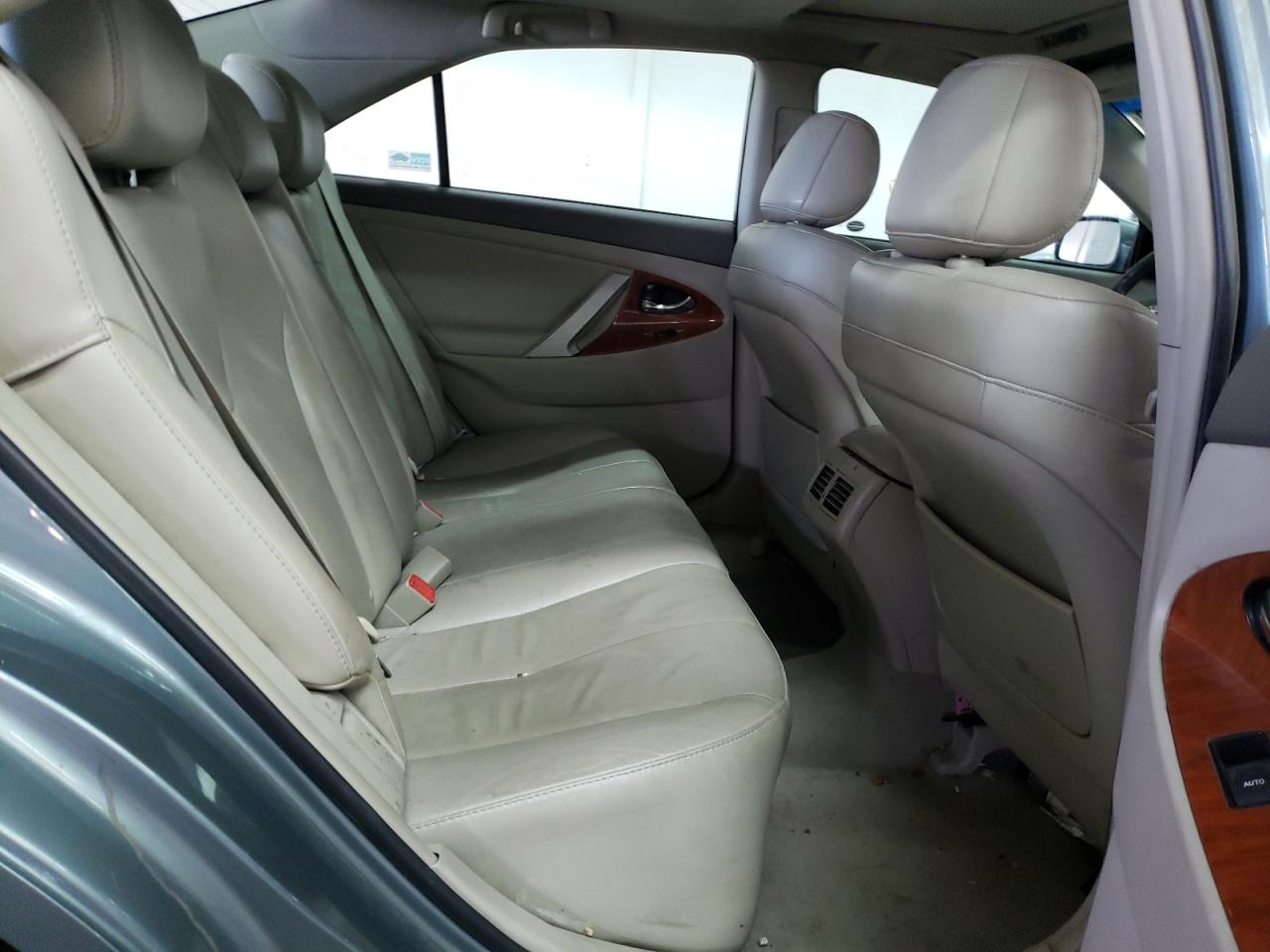 Photo 6 from auction – 2011 TOYOTA CAMRY BASE with VIN 4T1BF3EK5BU693240