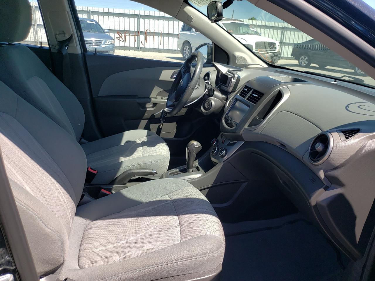Photo 5 from auction – 2014 CHEVROLET SONIC LT with VIN 1G1JC5SB2E4200507