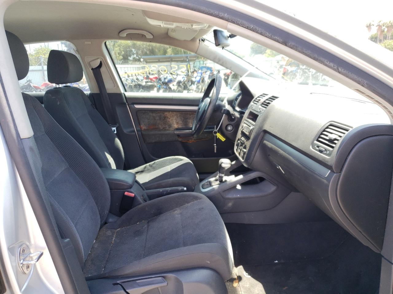 Photo 5 from auction – 2006 VOLKSWAGEN JETTA VALU with VIN 3VWPF71K66M692726