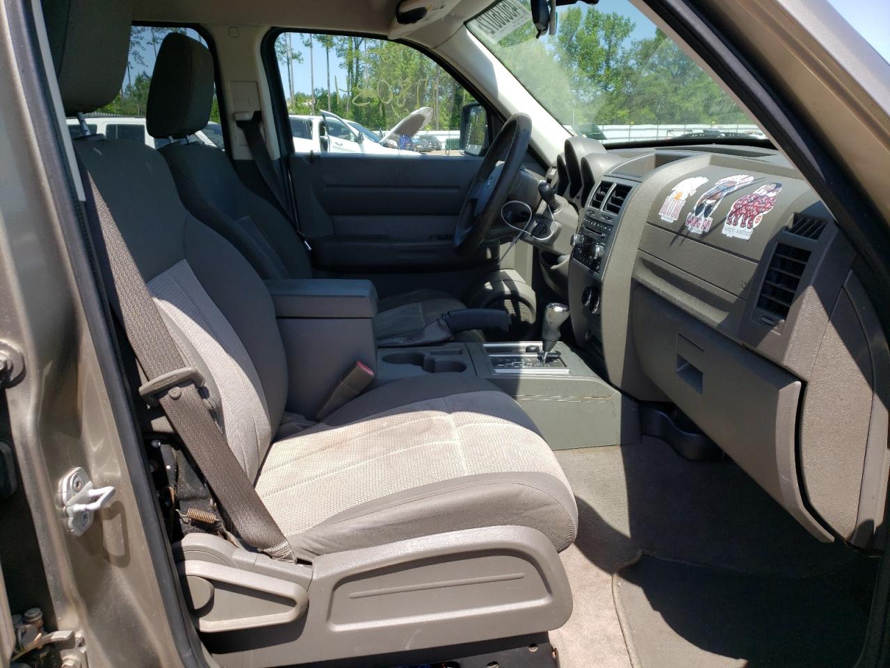 Photo 5 from auction – 2007 DODGE NITRO SXT with VIN 1D8GU28K87W518984