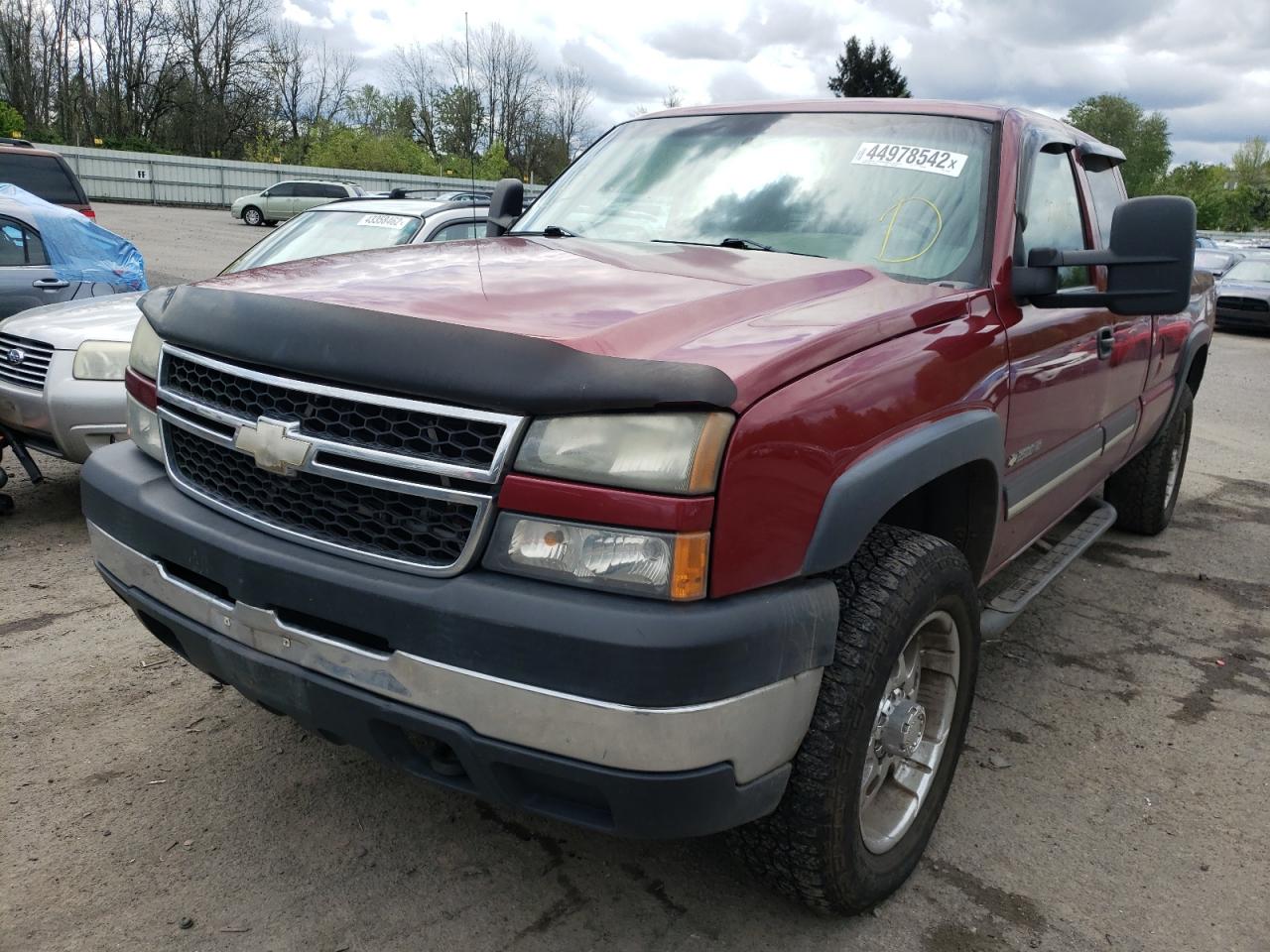 Photo 2 from auction – 2006 CHEVROLET SILVERADO with VIN 1GCHK29U76E126933