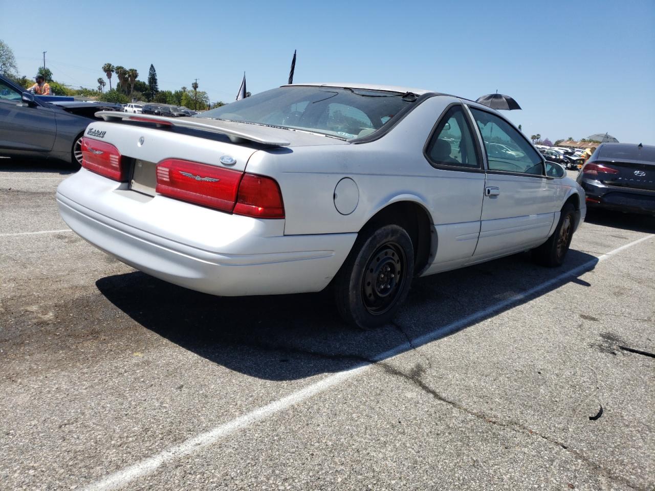 Photo 4 from auction – 1997 FORD THUNDERBIR with VIN 1FALP62W5VH117715