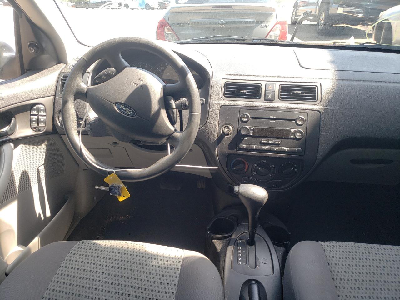 Photo 9 from auction – 2006 FORD FOCUS ZX4 with VIN 1FAFP34N26W229739