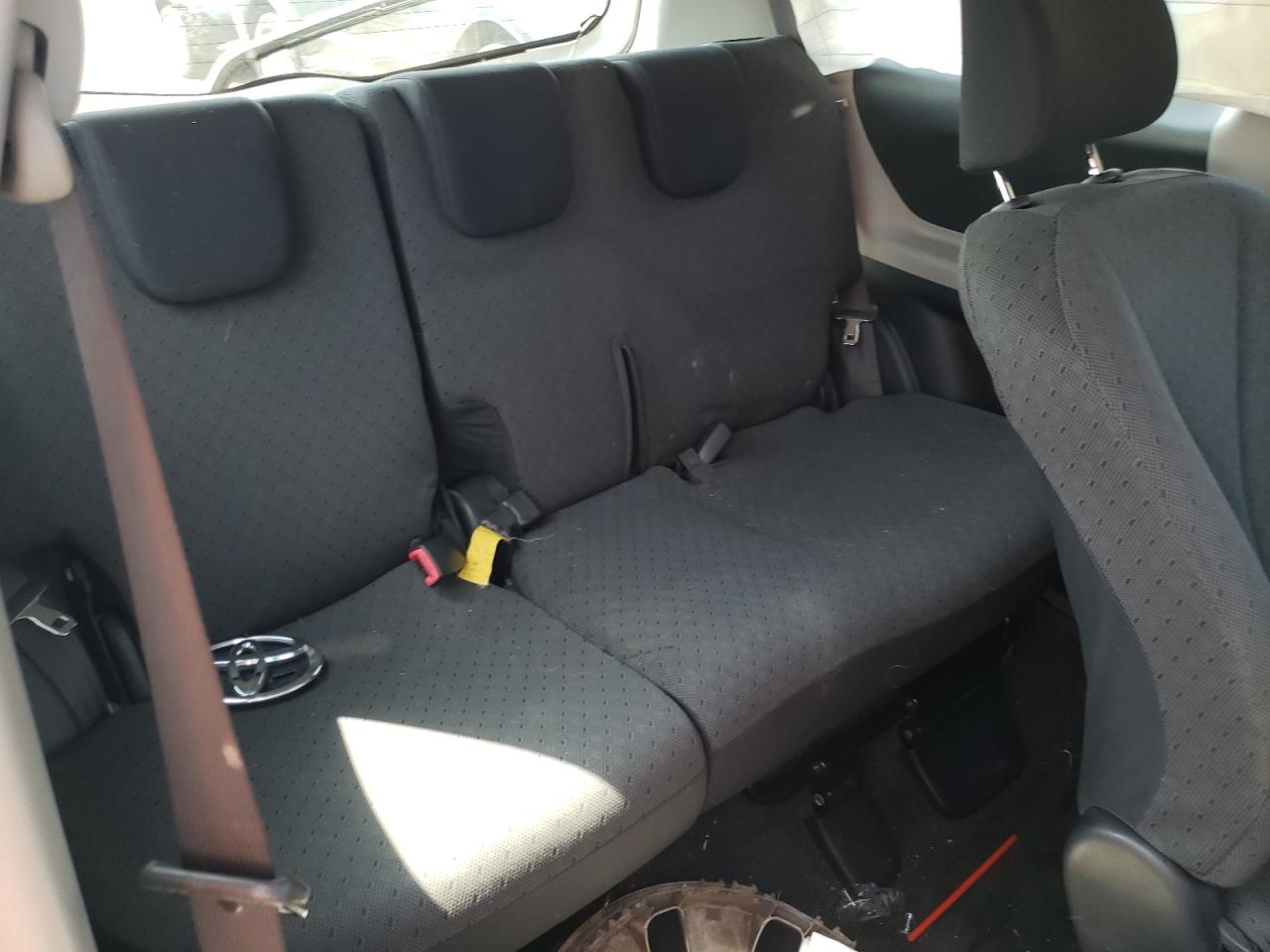 Photo 6 from auction – 2011 TOYOTA YARIS with VIN JTDJT4K33B5326634