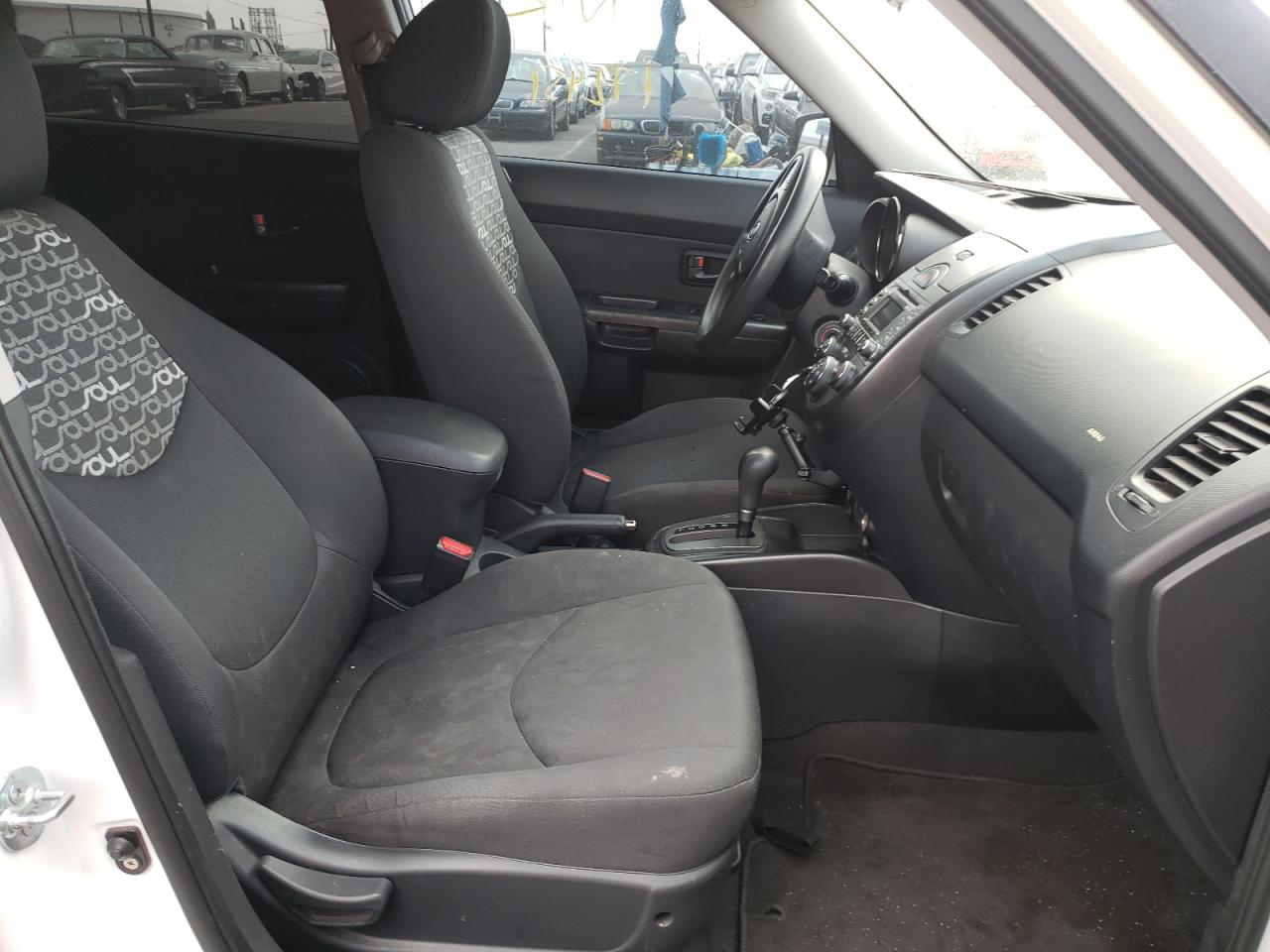 Photo 5 from auction – 2010 KIA SOUL + with VIN KNDJT2A26A7107151