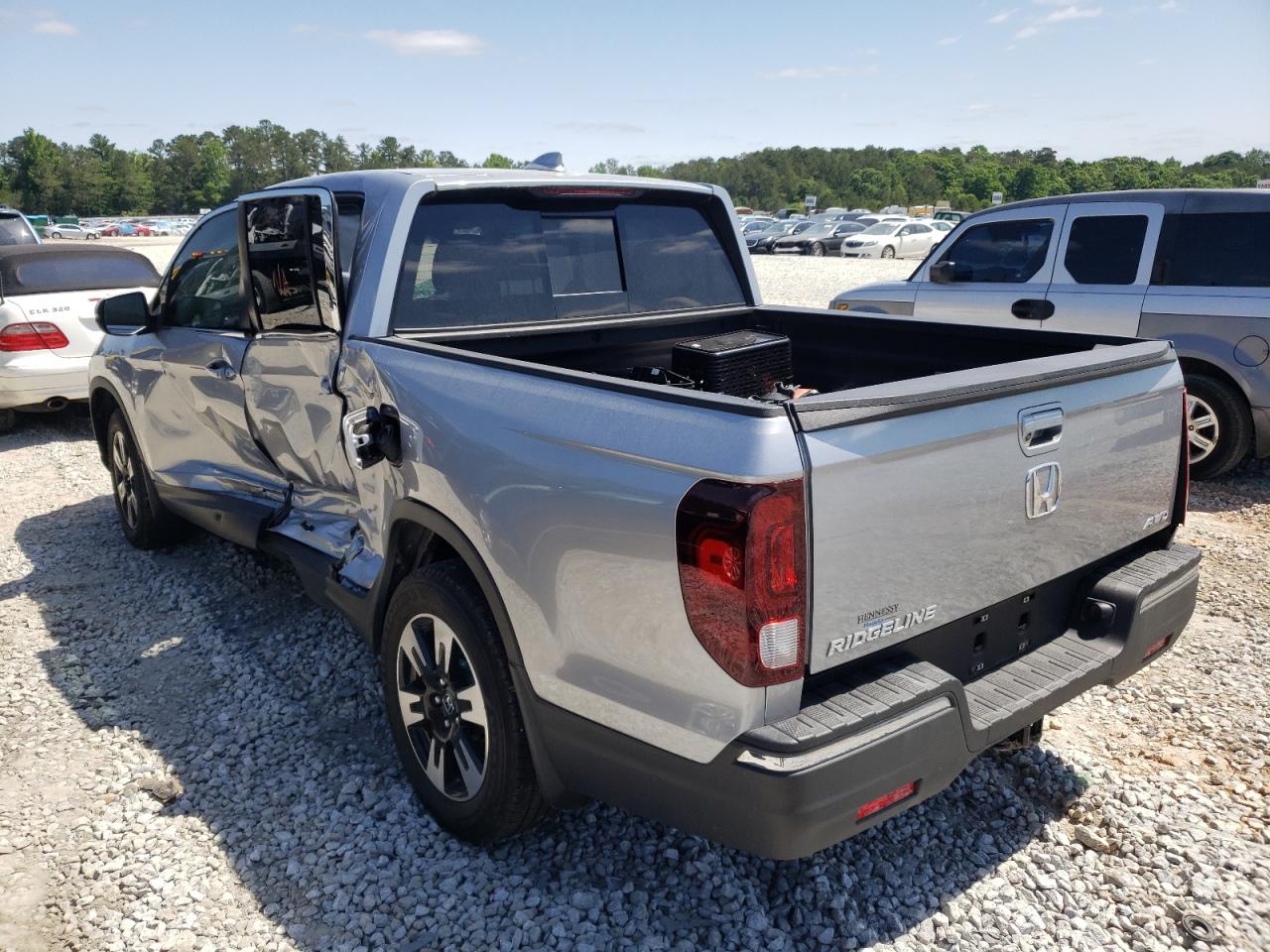 Photo 3 from auction – 2020 HONDA RIDGELINE with VIN 5FPYK3F57LB013245