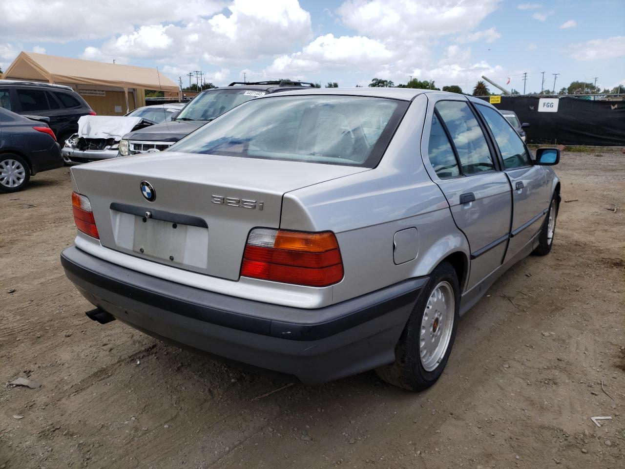 Photo 4 from auction – 1992 BMW 325 I with VIN WBACB3319NFE02150