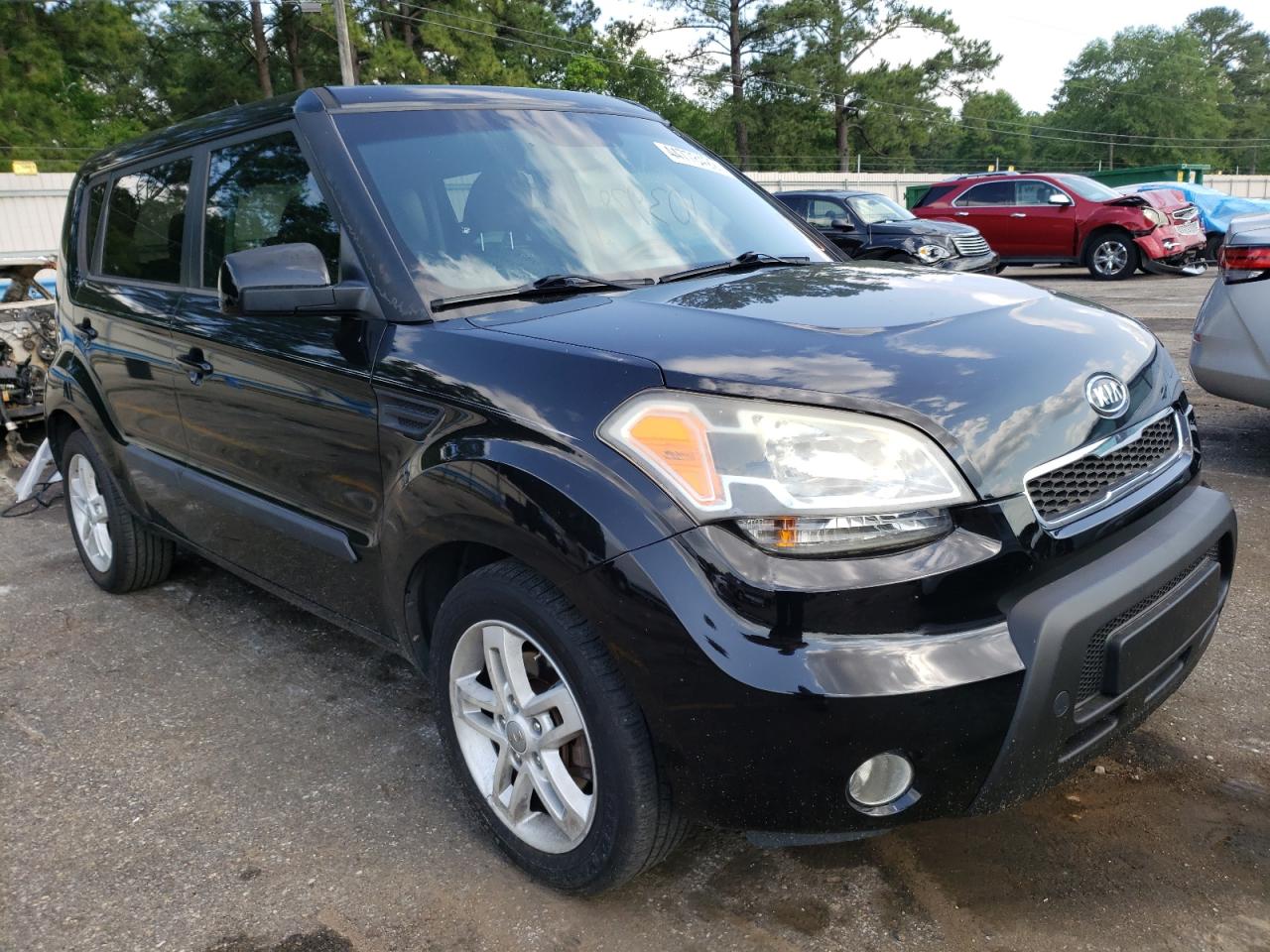 KIA SOUL + 2011 with VIN KNDJT2A27B7345544 - Photo from auction