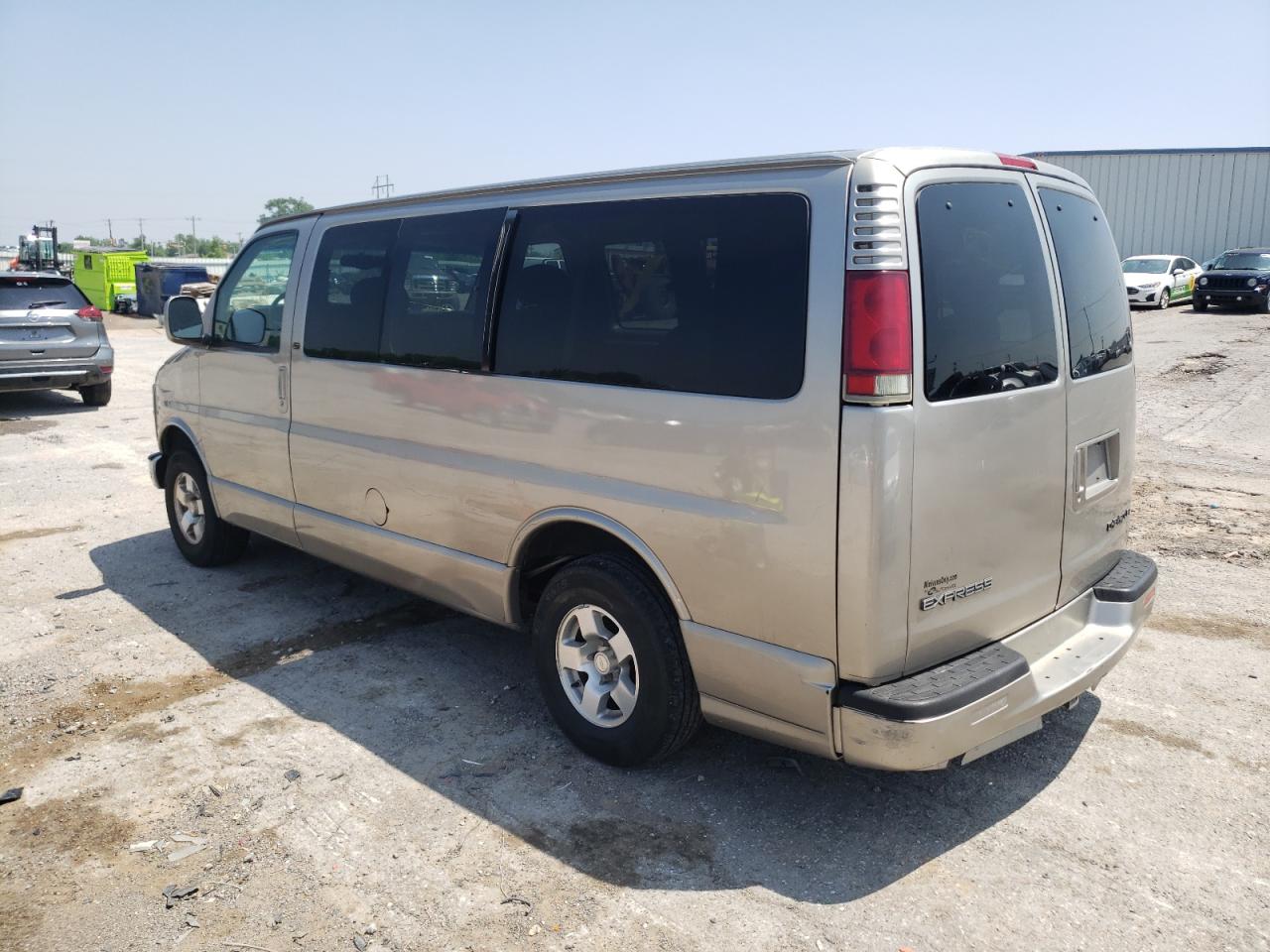 Photo 3 from auction – 2001 CHEVROLET EXPRESS G1 with VIN 1GNFG65R311218971