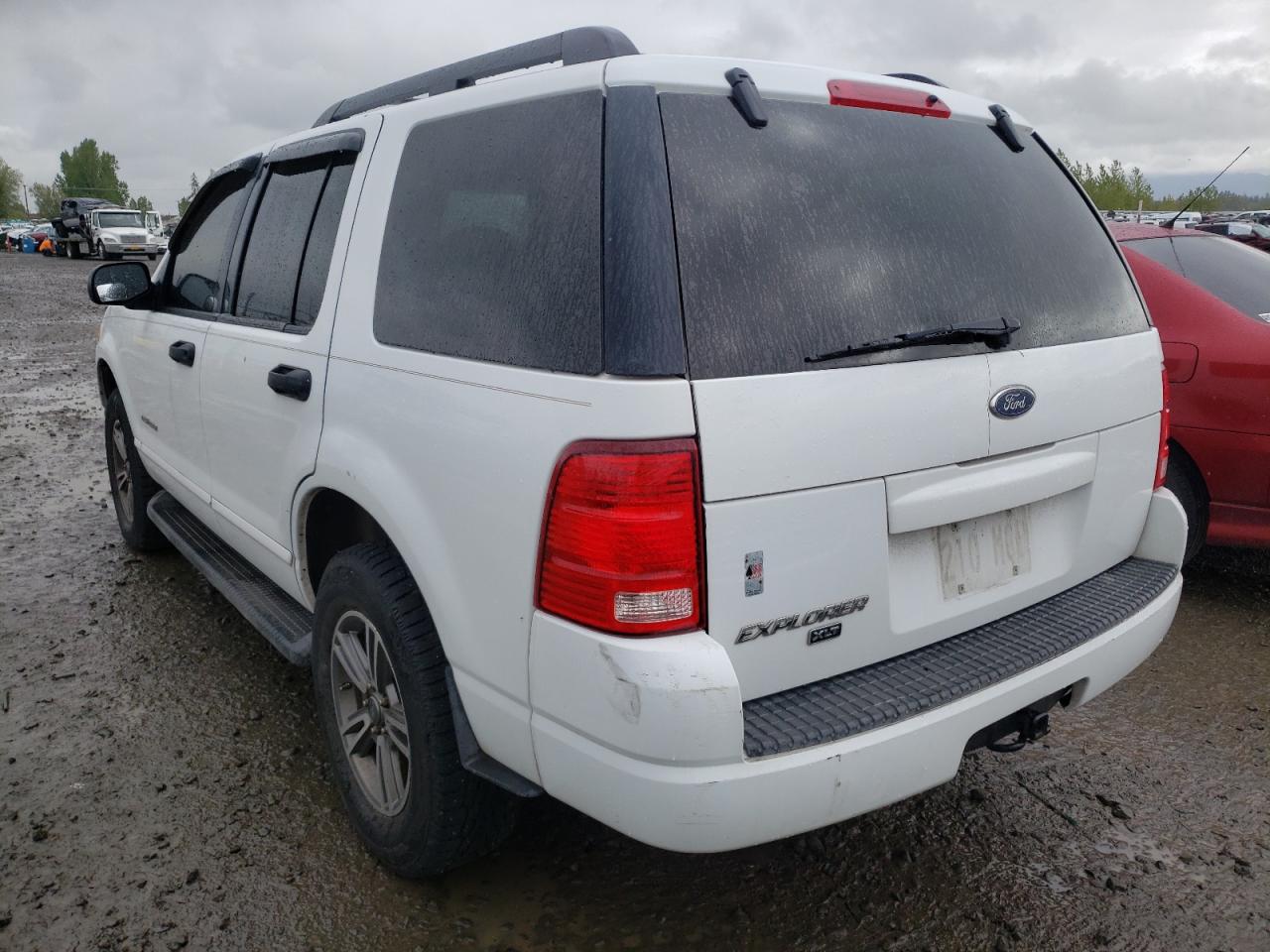 Photo 3 from auction – 2005 FORD EXPLORER X with VIN 1FMZU73E65UB50640