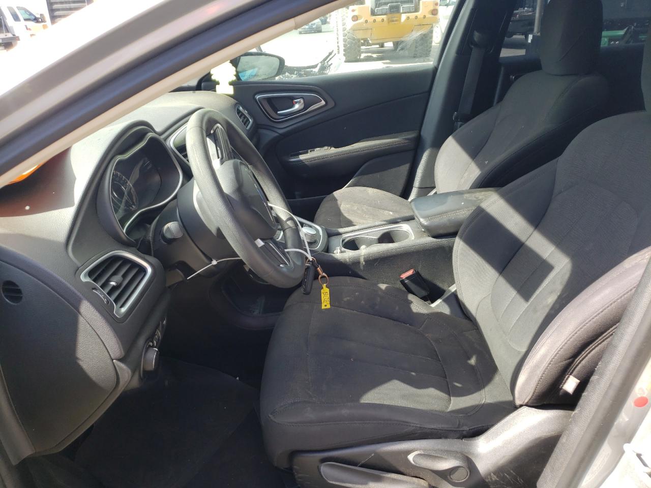 Photo 5 from auction – 2015 CHRYSLER 200 C with VIN 1C3CCCAB6FN657309