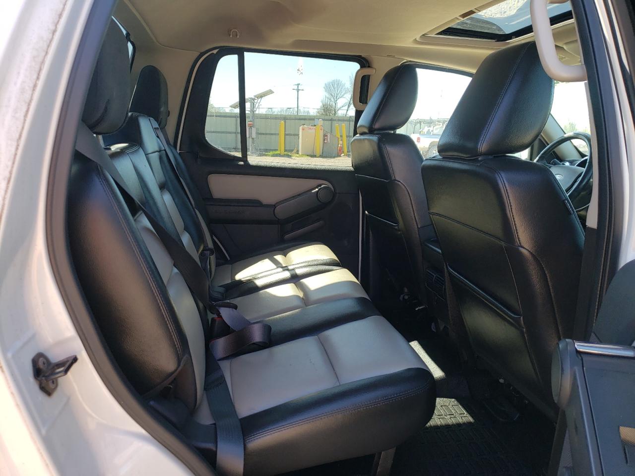 Photo 6 from auction – 2009 FORD EXPLORER S with VIN 1FMEU53E79UA35201