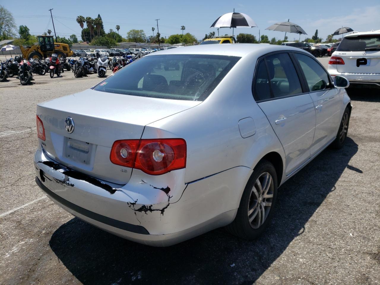 Photo 4 from auction – 2006 VOLKSWAGEN JETTA VALU with VIN 3VWPF71K66M692726