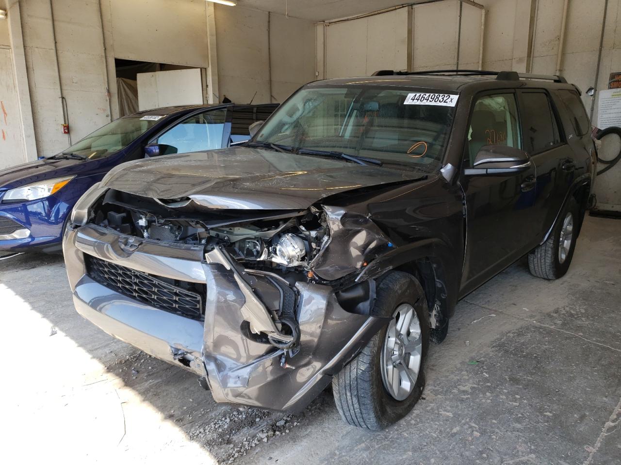 Photo 2 from auction – 2019 TOYOTA 4RUNNER SR with VIN JTEBU5JR4K5666044