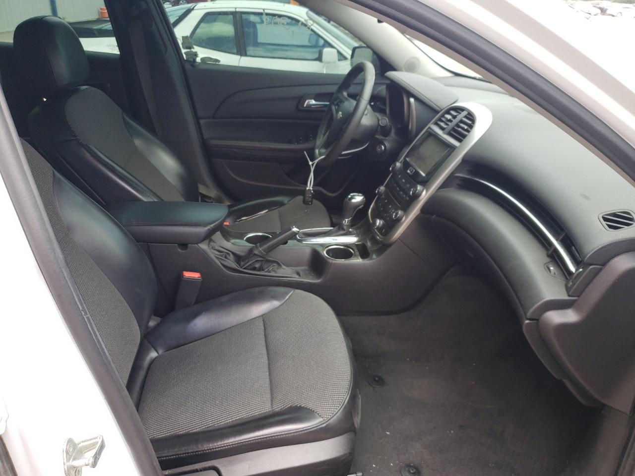 Photo 5 from auction – 2014 CHEVROLET MALIBU 1LT with VIN 1G11C5SL1EF179209