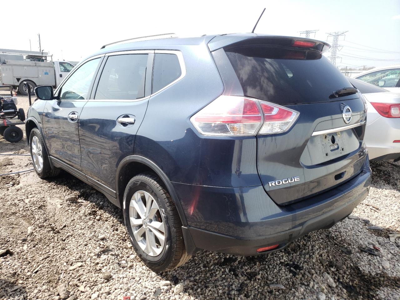 Photo 3 from auction – 2015 NISSAN ROGUE S with VIN KNMAT2MVXFP529792