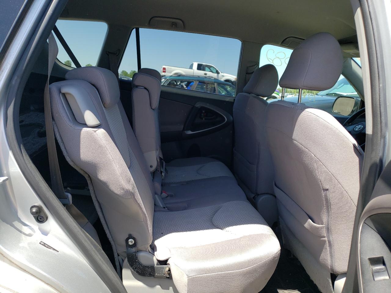 Photo 6 from auction – 2008 TOYOTA RAV4 with VIN JTMBD33V985146823