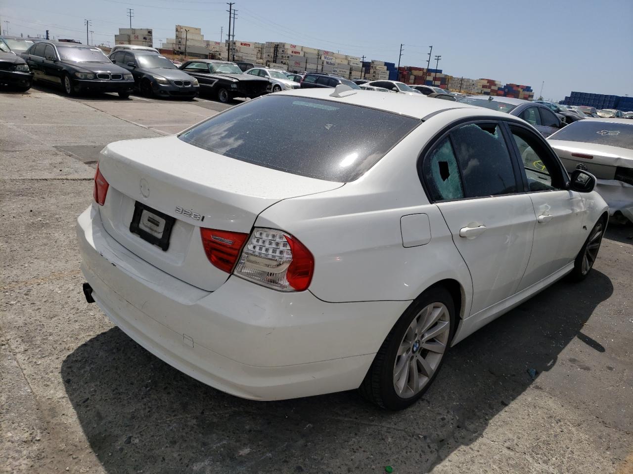 Photo 4 from auction – 2011 BMW 328 I SULE with VIN WBAPH5G59BNM80015