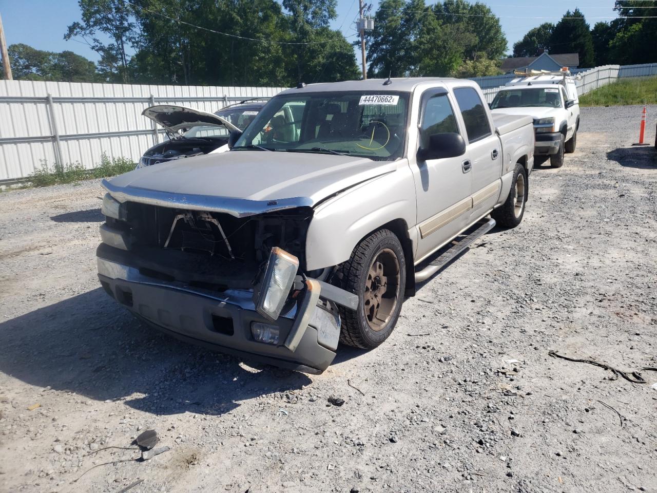 Photo 2 from auction – 2005 CHEVROLET SILVERADO with VIN 2GCEC13T351230023