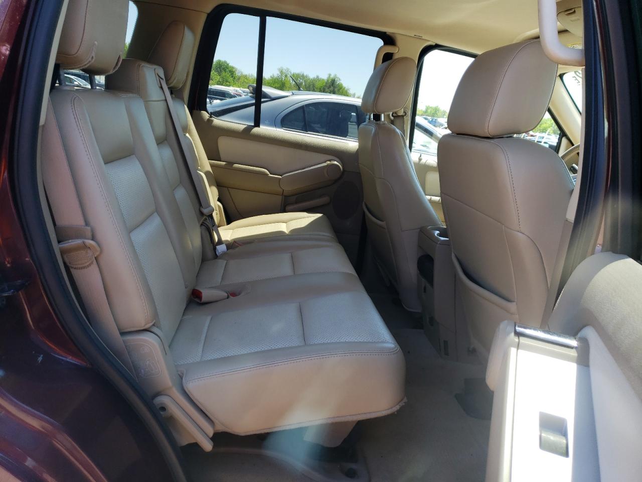 Photo 6 from auction – 2007 MERCURY MOUNTAINEE with VIN 4M2EU47E57UJ08890