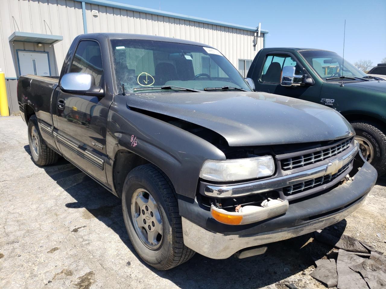 CHEVROLET SILVERADO 2002 with VIN 1GCEC14V22Z222479 - Photo from auction
