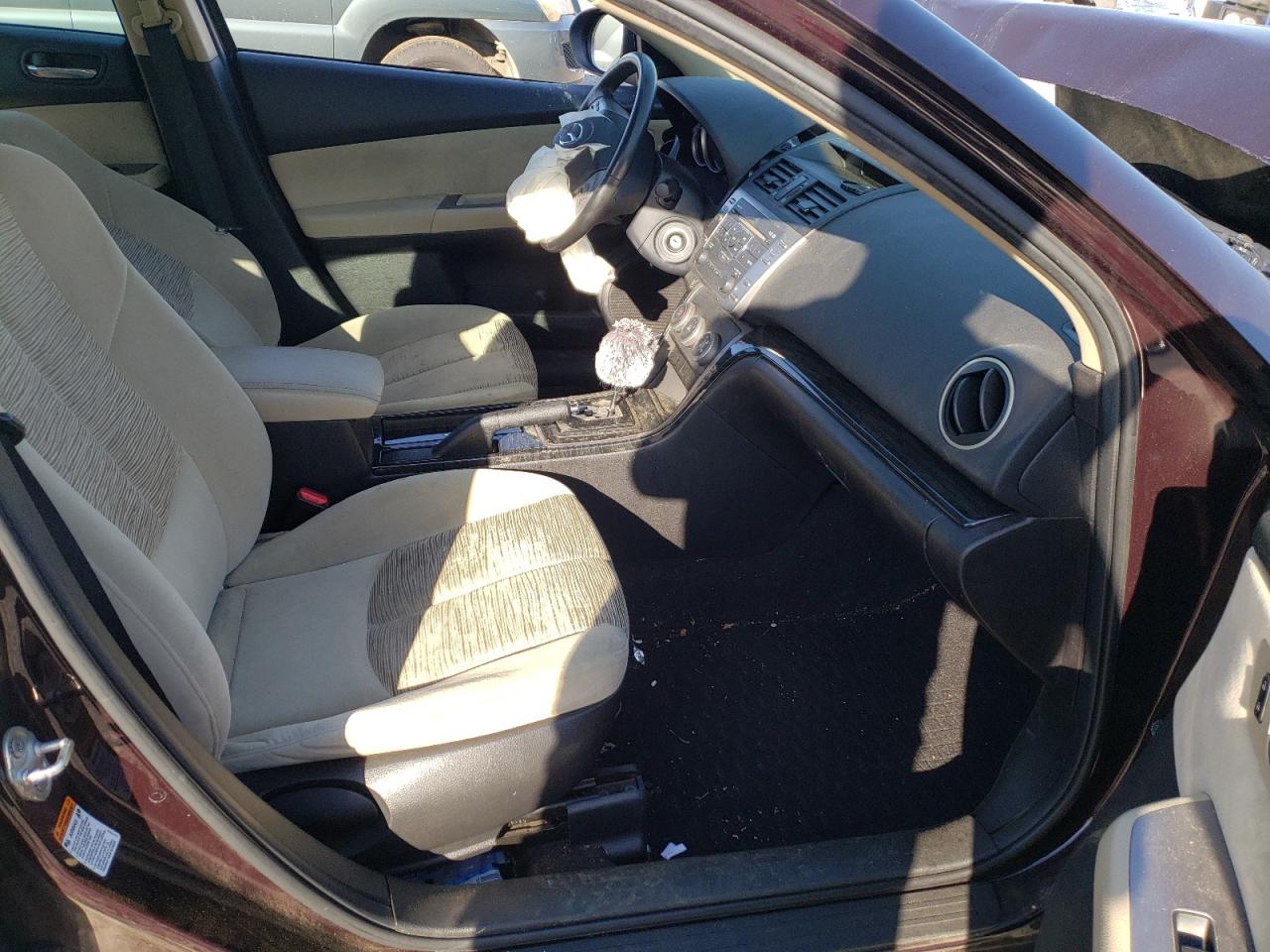 Photo 5 from auction – 2010 MAZDA 6 I with VIN 1YVHZ8CH6A5M37217