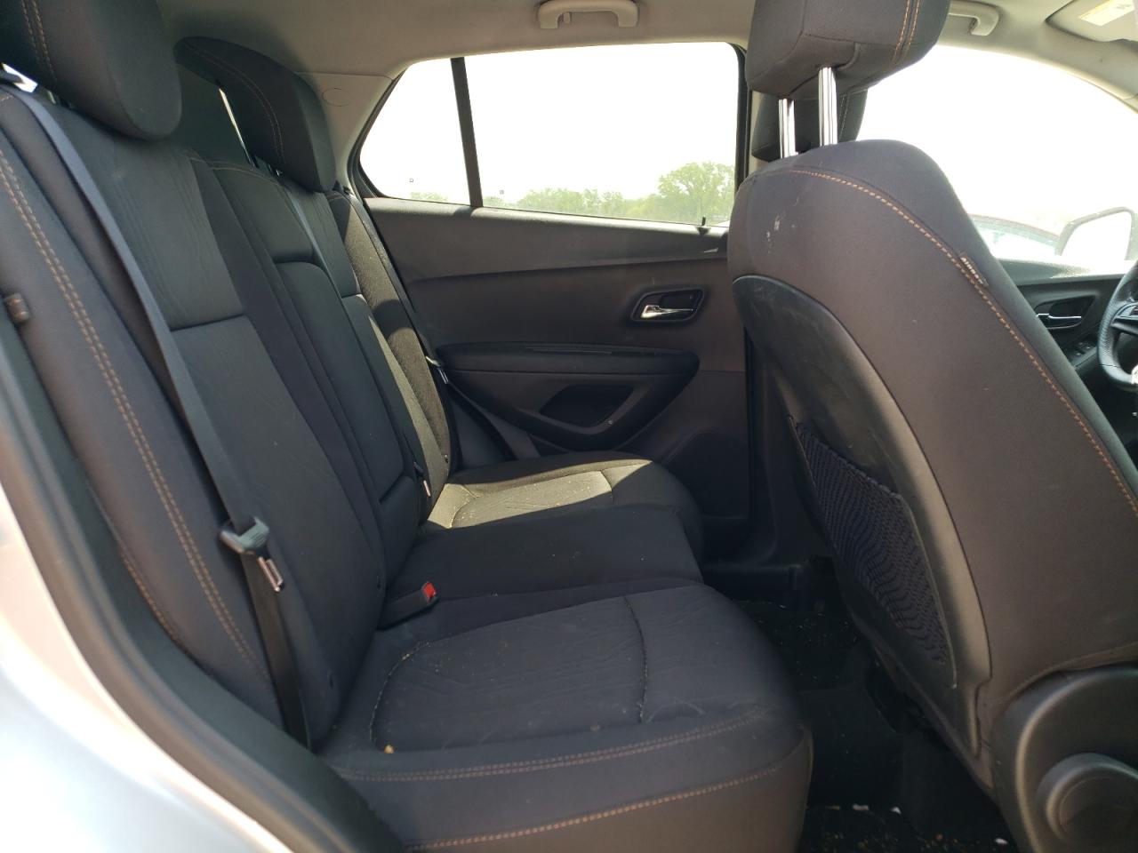Photo 6 from auction – 2017 CHEVROLET TRAX 1LT with VIN 3GNCJPSB4HL290637