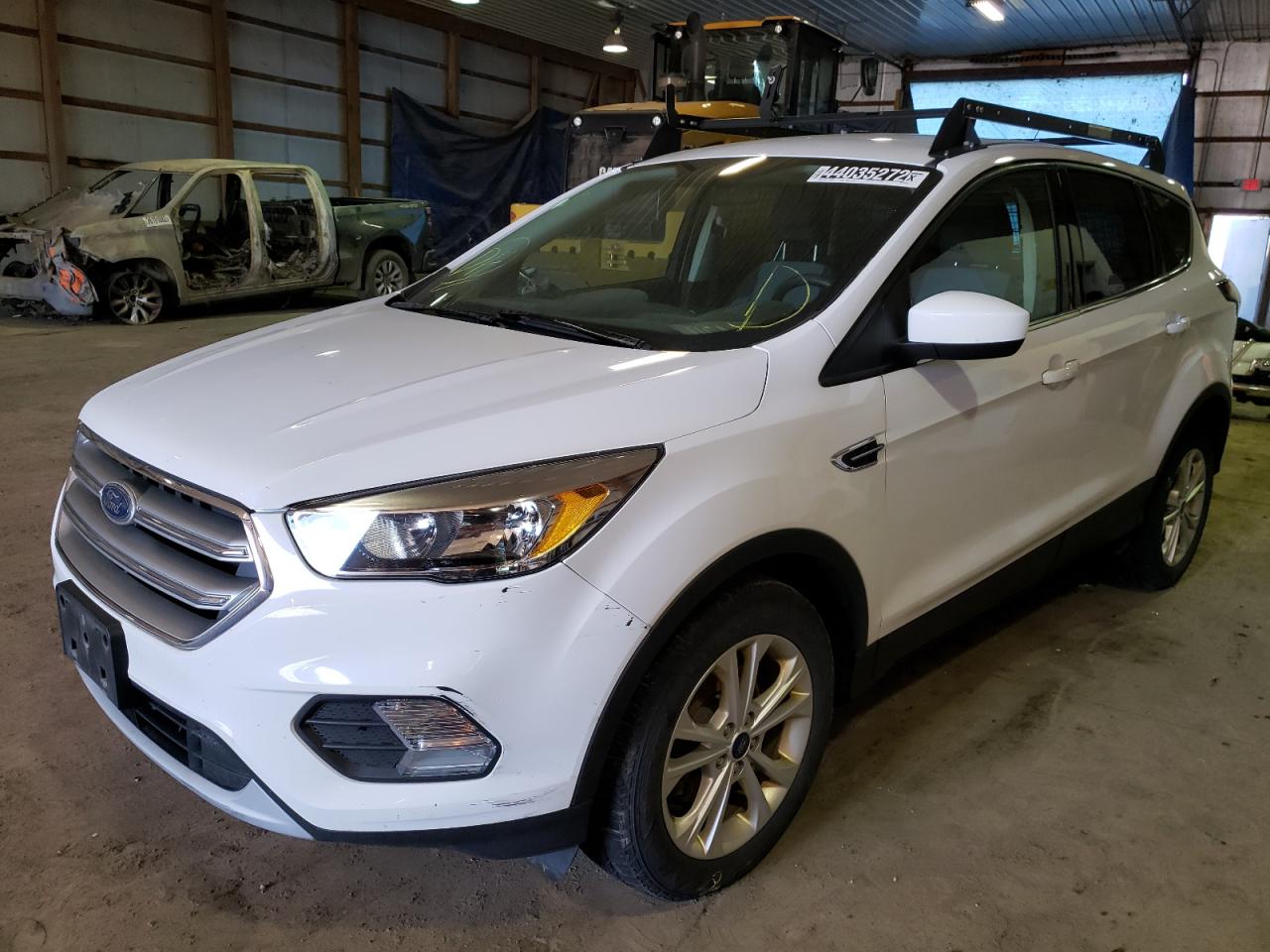 Photo 2 from auction – 2017 FORD ESCAPE SE with VIN 1FMCU0GD0HUC99516