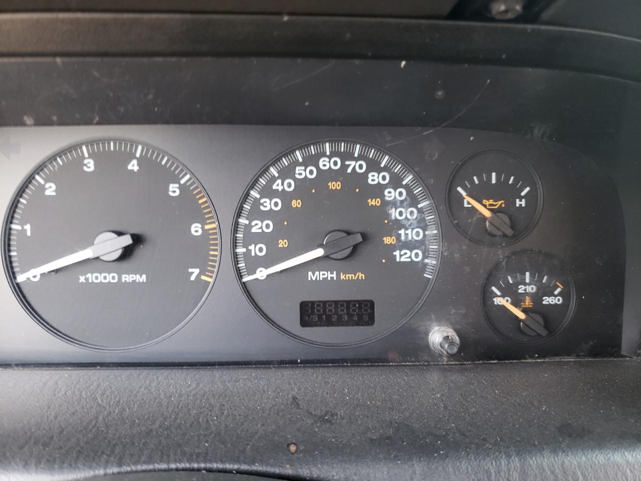 Photo 8 from auction – 2002 JEEP GRAND CHER with VIN 1J4GX48S52C316481
