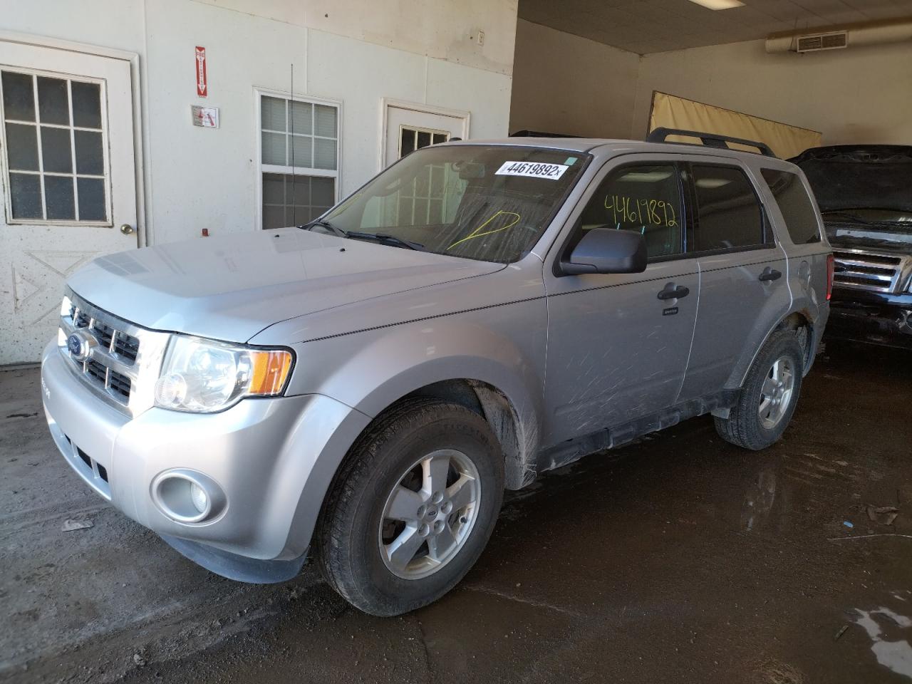 Photo 2 from auction – 2011 FORD ESCAPE XLT with VIN 1FMCU9DG5BKA49145