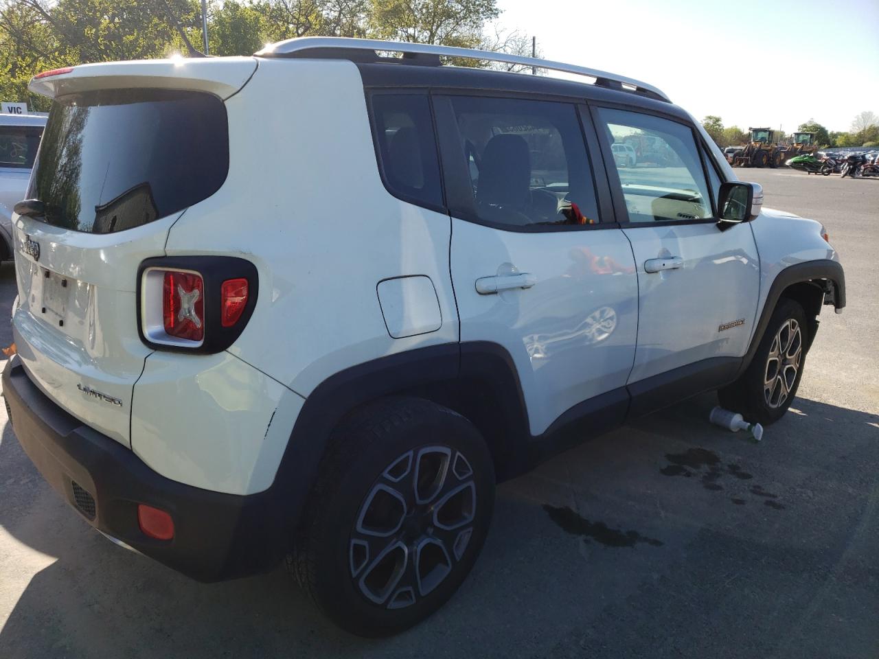 Photo 4 from auction – 2015 JEEP RENEGADE L with VIN ZACCJBDT0FPB57530