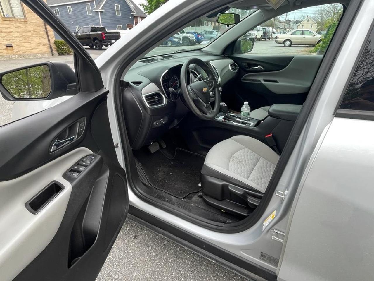 Photo 5 from auction – 2018 CHEVROLET EQUINOX LS with VIN 2GNAXREV1J6293433
