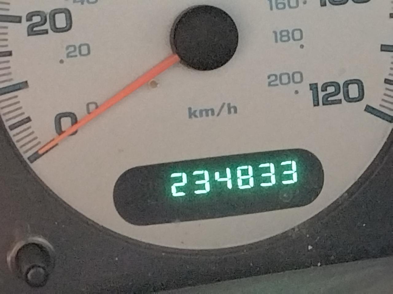 Photo 8 from auction – 2002 DODGE GRAND CARA with VIN 2B8GP74L52R500330