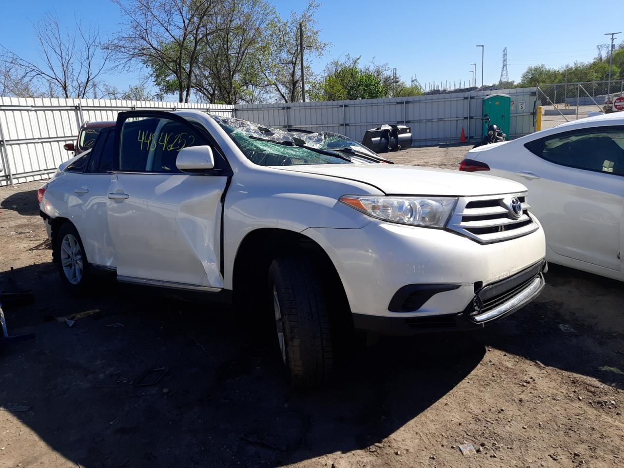 TOYOTA HIGHLANDER 2013 with VIN 5TDBK3EH3DS218536 - Photo from auction