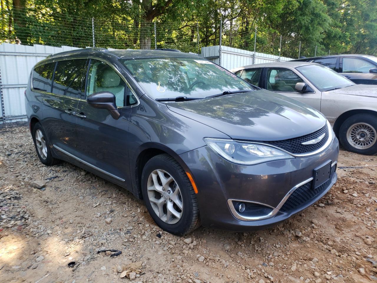 CHRYSLER PACIFICA T 2018 with VIN 2C4RC1EGXJR112421 - Photo from auction