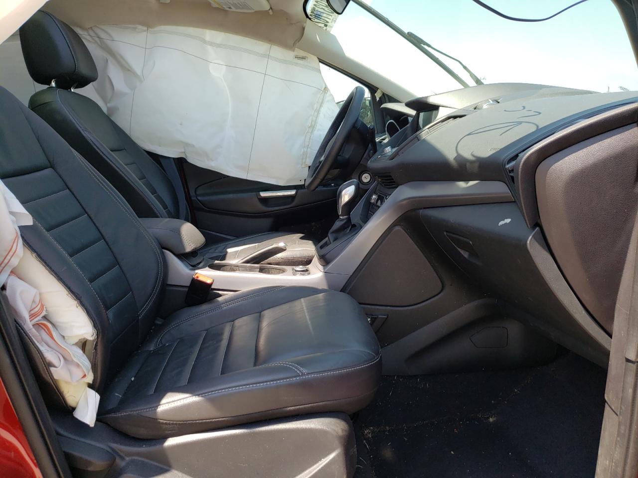 Photo 15 from auction – 2016 FORD ESCAPE SE with VIN 1FMCU9G95GUC57227